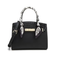 شنطة نسائية لون أسود من لادون