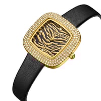 ساعة نسائية جلد من لادون لون ذهبي وأسود بمينا تايج...