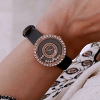 ساعة نسائية جلد لون أسود من لادون