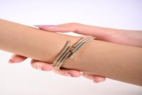 أسوارة نسائية لون ذهبي من لادون