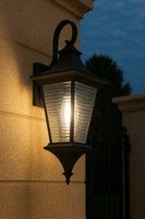 ابليك جداري خارجي أسود كلاسيكي بإضاءة كريمية – ارت...