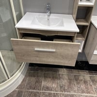 مغسله ديكور رصاصي ابيض مع رف سطح ابيض مقاس 80 سم