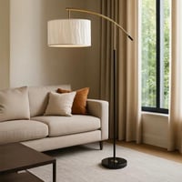 أباجورة أرضية دافئة تضيف لمسة فخمة للمنزل