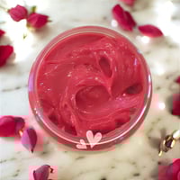 كريم الورد لتوريد الشفايف علاج التشقق وترطيب