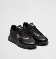 سنيكرز برادا رجالي نايلون أسود شعار مثلث معدني