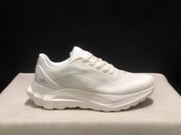 alo yoga runner white/white