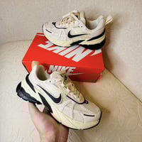 Nike V2K Run black white