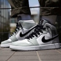 Air Jordan 1 Mid 'Smoke Grey'