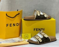 نعال فيندي ايطالي