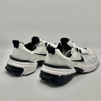 حذاء نايكي V2K رن رنتيك بلاك وايت