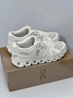 سنيكر كلاود 5 أون رانينج - لون ابيض