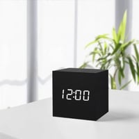 ساعة ومنبه رقمي عشوائي اللون
