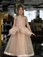 أناقه فاخره للمناسبات باللون المشمشي