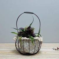 سلة حديد اسود مبطن لعدة استخدامات