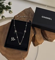 سلسال مع حلق شانيل شامل الملحقات