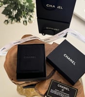 سلسال مع حلق شانيل شامل الملحقات