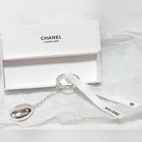 ميدالية شانيل - Chanel