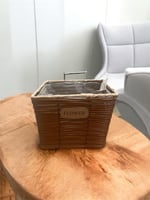 سلة من الخوص مربع