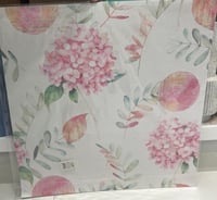 أوراق تغليف هدايا مشجر مربع