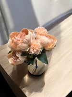 ورد بيوميا مع القرنفل