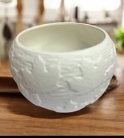 فازة مشجر بيضاوي ابيض