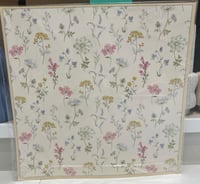 أوراق تغليف هدايا مشجر مربع