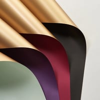 تغليف ورد بلاستك وجهين الوان داخلي ذهبي