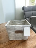 سلة من الخوص مربع