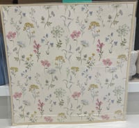 أوراق تغليف هدايا مشجر مربع