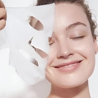 قناع ورقي للوجه بالفحم إسينس من آي إن ليب