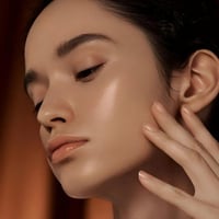 مجموعة العناية بالبشرة سنتيلا ثنائي التوهج من سكين...