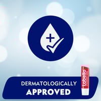 مرطب الشفاه ستروبيري شاين من لابيللو - 4.80جرام