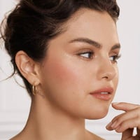 احمر خدود سائل من رير بيوتي - بليس