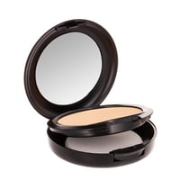 NC25- بودرة اساس ستوديو فيكس من ماك