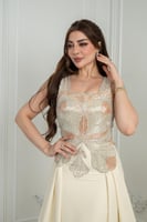 فستان سهرة أوف وايت مطرز بكورسيه فاخر وتنورة واسعة...