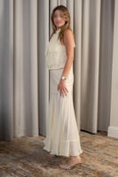 فستان أوف وايت قطعتين بتصميم أنيق