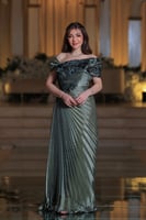 فستان سهرة جازار أخضر مطرز بتصميم أوف شولدر فاخر