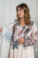 جلابية نسائية بطبعة أوراق استوائية ناعمة