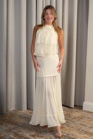 فستان أوف وايت قطعتين بتصميم أنيق