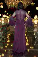 فستان سهرة ملكي بلون بنفسجي داكن بتطريز فاخر وتصمي...