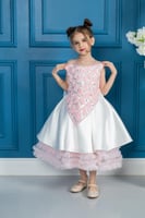 فستان بناتي وردي وأبيض منفوش بتطريز لامع وتصميم مت...