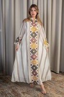 جلابية بيضاء شفافة بتطريز هندسي ملون بتصميم تراثي...