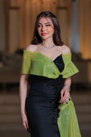 فستان لورا الأسود والليموني المطرّز الفخم