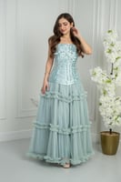 فستان سهرة أزرق سماوي مطرز بتصميم فاخر