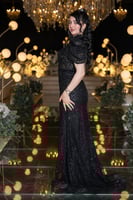 فستان سهرة أسود لامع بتصميم كت واحد