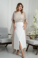 جلابية أنيقة بتصميم راقٍ للمناسبات