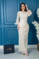 فستان ناعم أوف وايت لامع بأكمام شيفون منفوشة