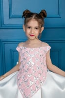 فستان بناتي وردي وأبيض منفوش بتطريز لامع وتصميم مت...