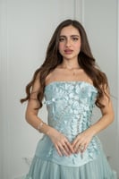 فستان سهرة أزرق سماوي مطرز بتصميم فاخر