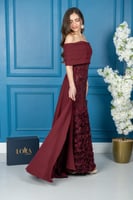 فستان سهرة خمري بتصميم ورود بارزة وشيفون فاخر